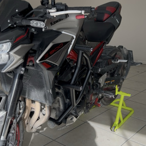 Kawasaki Z900 2022-2024 Uyumlu Ön Koruma Demiri 